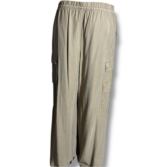 a new day Women's Large Stylish Tan/Khaki Wide-Leg Drawstring Waist Cargo Pants - Picture 6 of 14